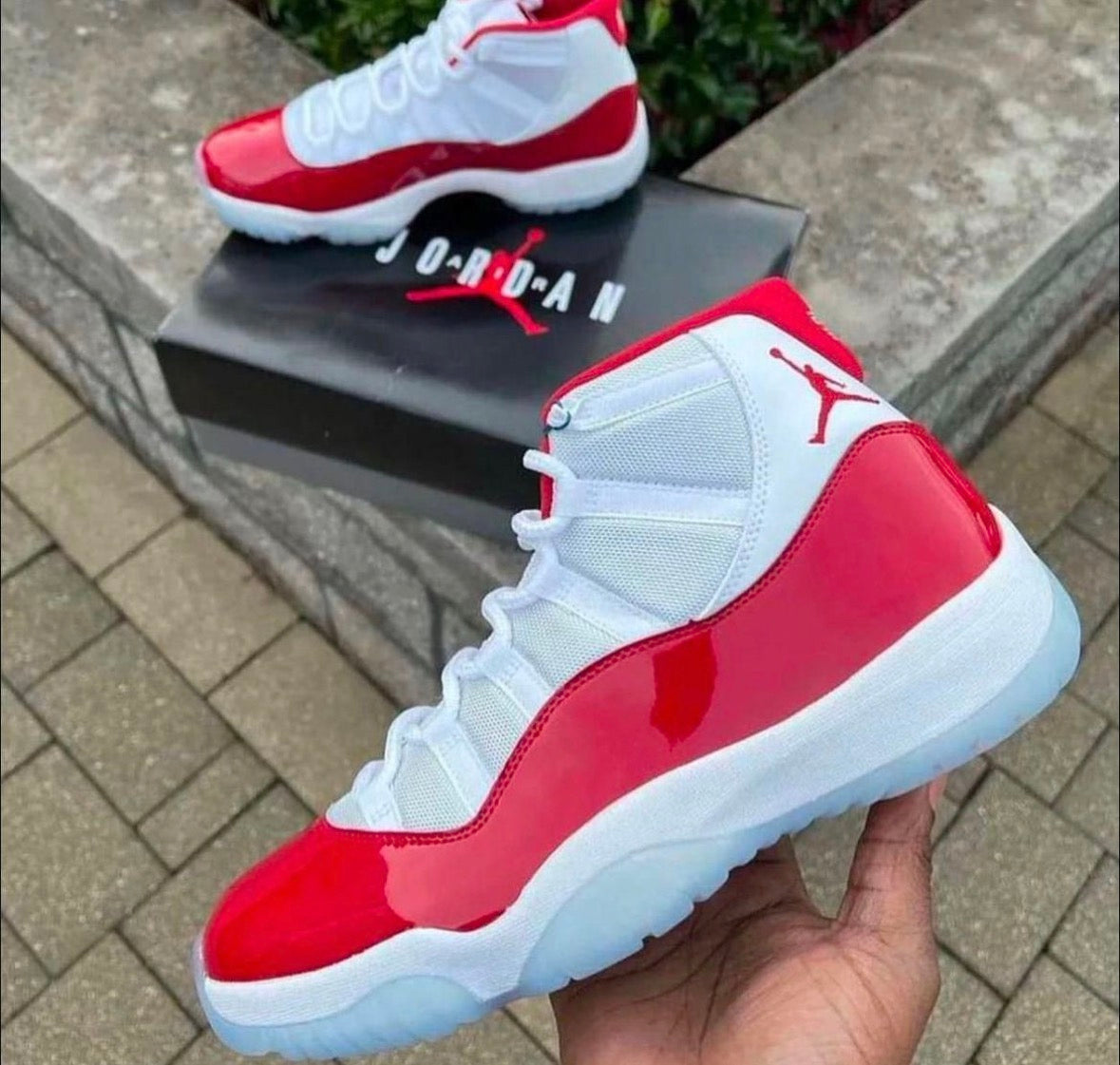 Nike air Jordan 11 cherry