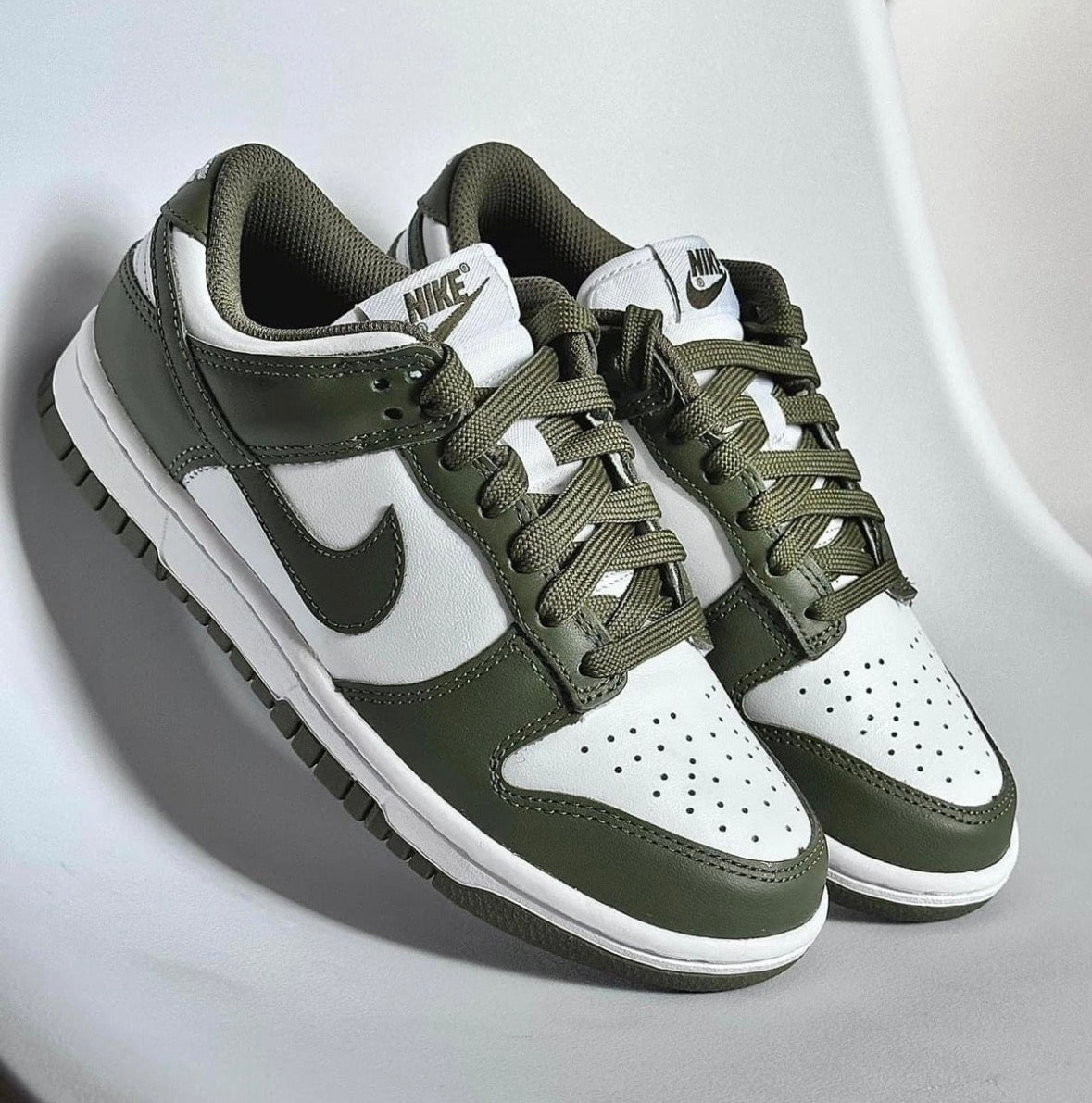 Nike Dunk Low - Medium Olive